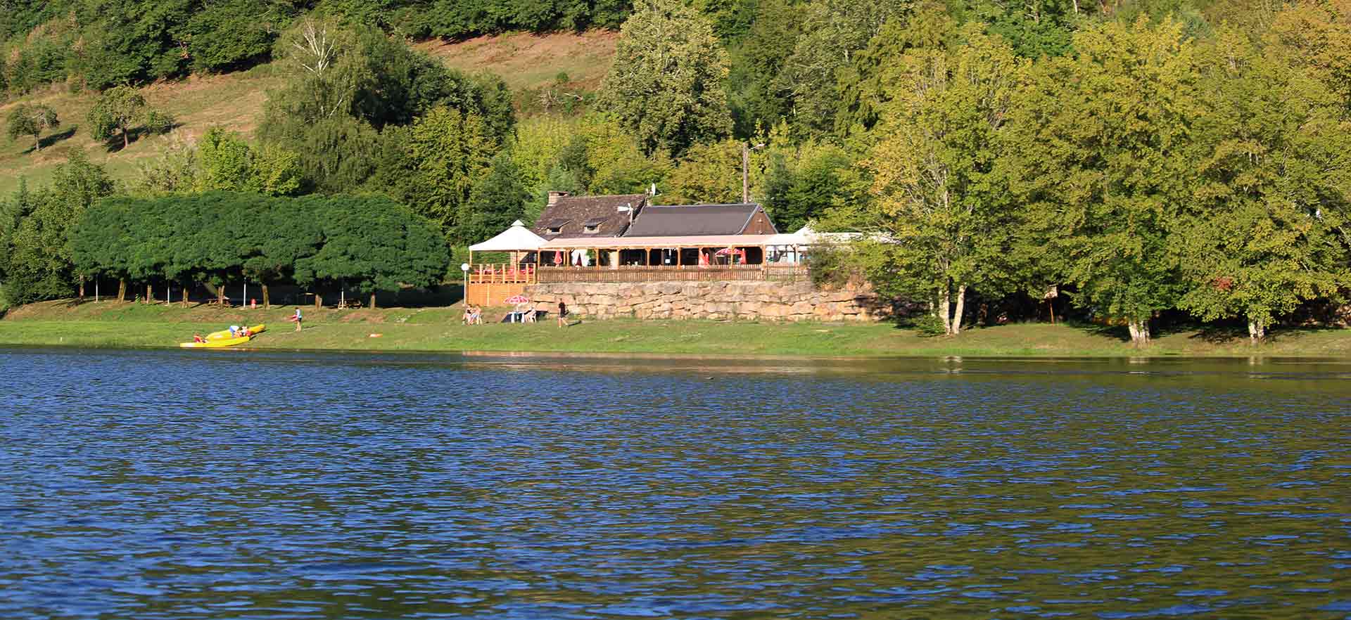 camping bord de lac lot